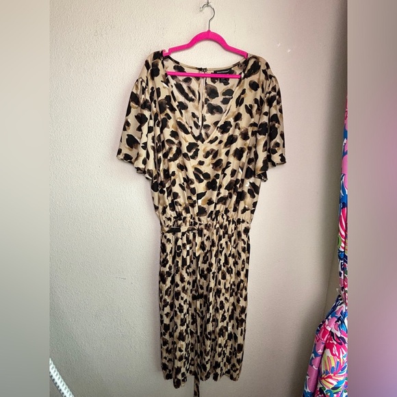 Ashley Stewart Leopard Animal Print Belted Waist Pleated Chiffon Dress 26/28W - Picture 3 of 13